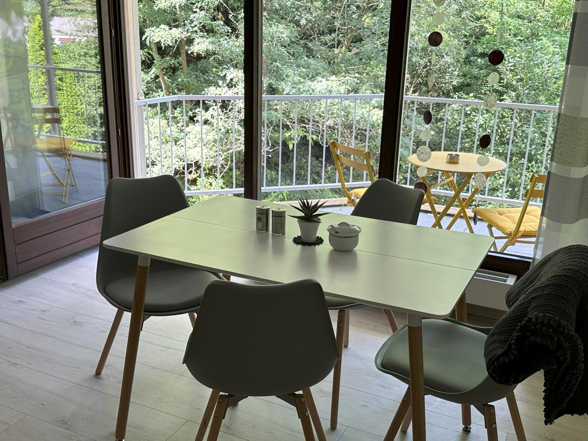 Ferienwohnung Buehler-Kurparkresidenz Бад-Бергцаберн Экстерьер фото